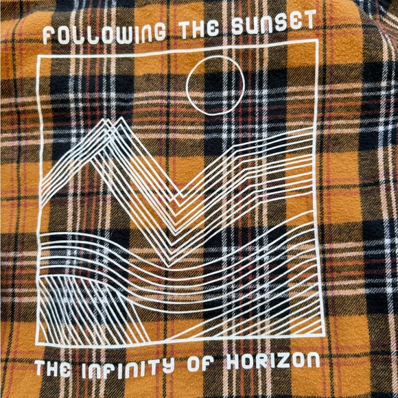 Zara Boys Plaid Flannel Hoodie (Size 7) – “Following the Sunset” Graphic Back - Picture 3 of 4